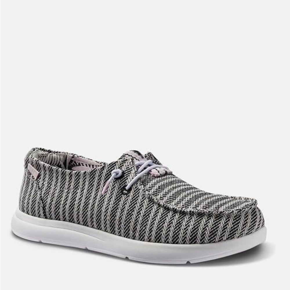 Reef - NWT - Cushion Breakwater Black and White Moccasins with Comfort Features